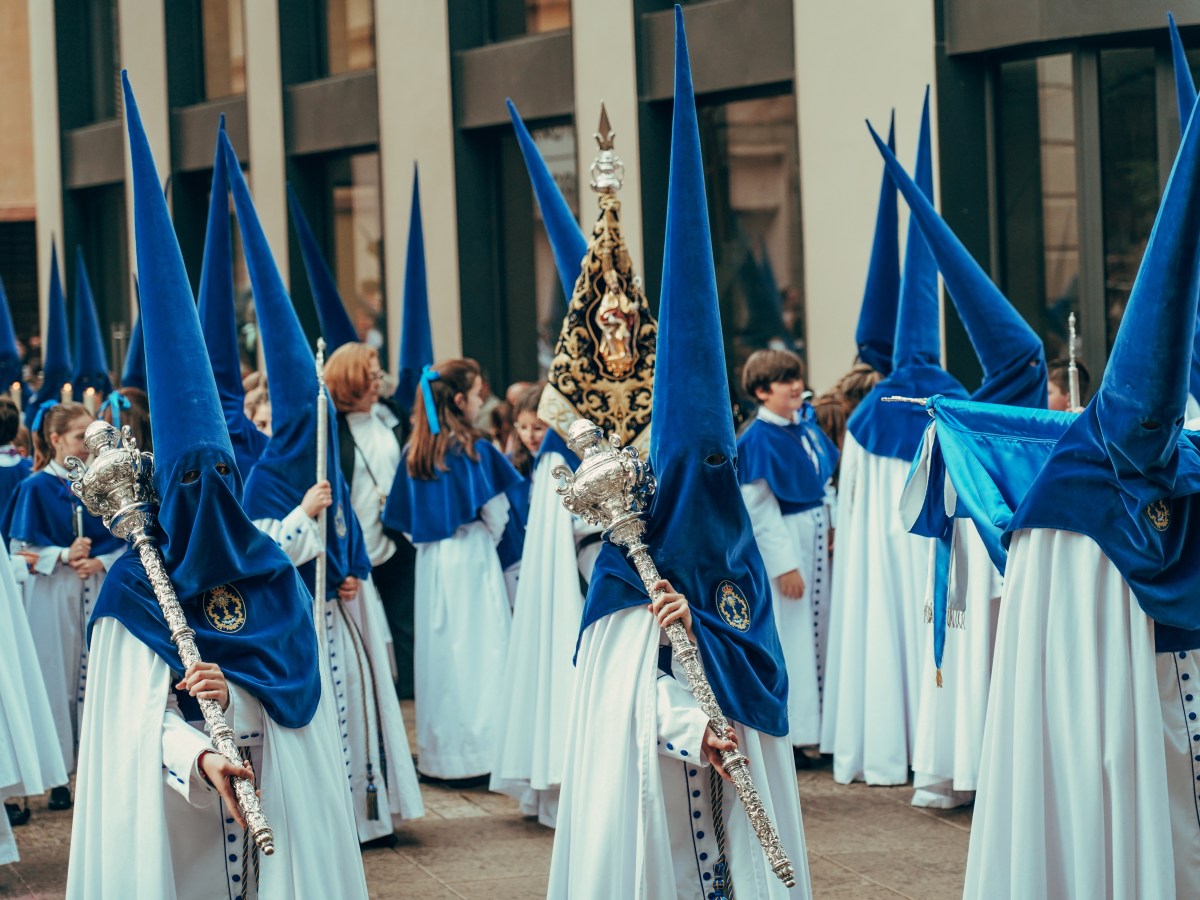 Religinės procesijos, dėmesį traukiantys kostiumai – išskirtinės Velykų tradicijos&nbsp;Ispanijoje